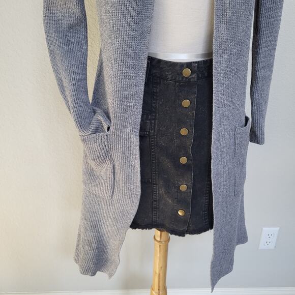 Cyrus Gray Long Cardigan Sweater Womens XS Pockets Casual Minimalist Layering - Picture 7 of 9